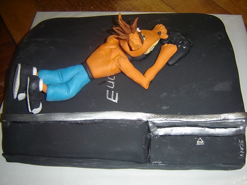 crash-bandicoot-warped-ps3-cake